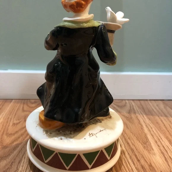 Vintage SCHMID music box 8” tall Ceramic - Picture 5 of 9